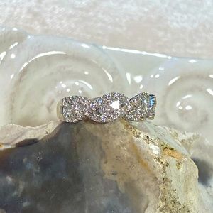 Genuine .72 CTW Diamond Link Vintage Ring 14K WG